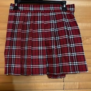 holster // plaid + pleated skirt